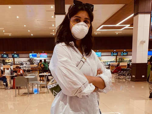 Download From Kartik Aaryan S Yellow Mask To Sara Ali Khan S White Mask How Bollywood Stars Are Protecting Themselves From Coronavirus The Times Of India PSD Mockup Templates