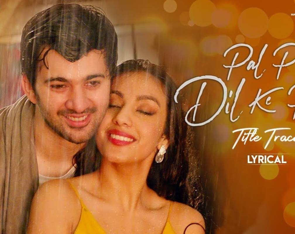 
Watch Popular Hindi Love Song 'Pal Pal Dil Ke Paas - Title Track' From Movie 'Pal Pal Dil Ke Paas' (Lyrical) Sung By Arijit Singh And Parampara Thakur
