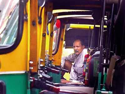 Auto drivers press panic button as lockdown throws life out of gear