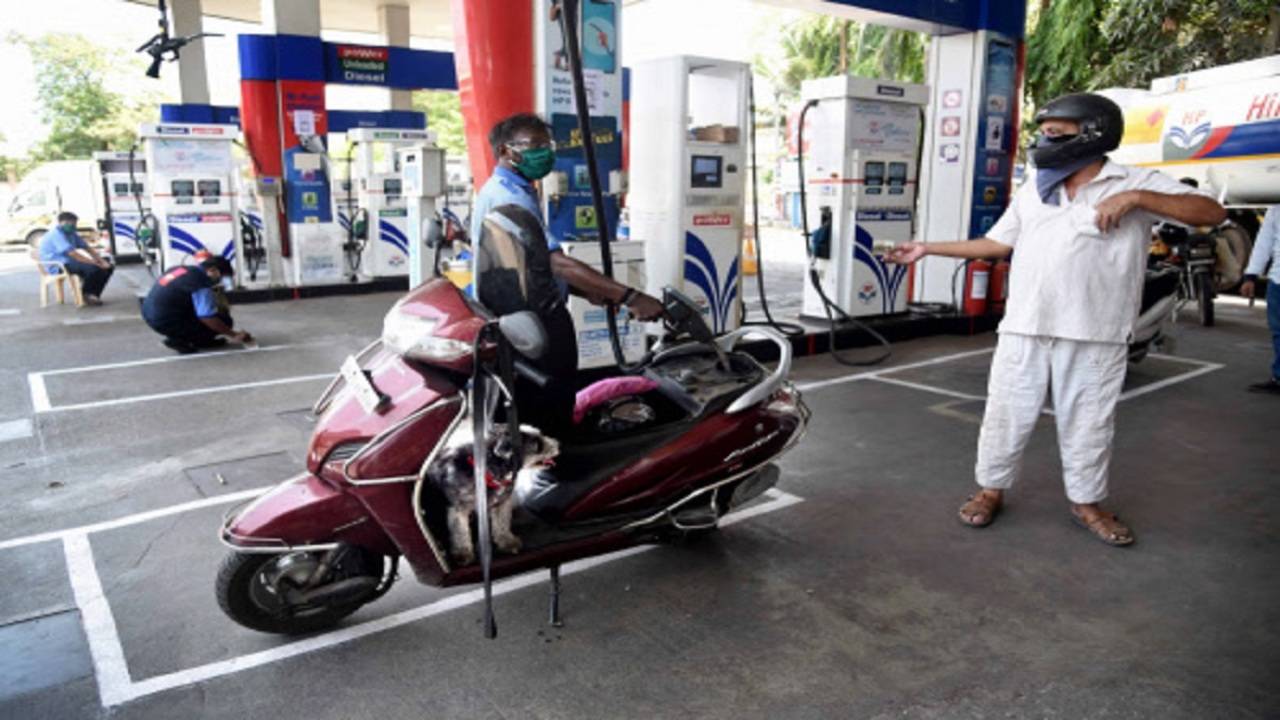 Govt mulls home delivery of petrol, CNG - Times of India