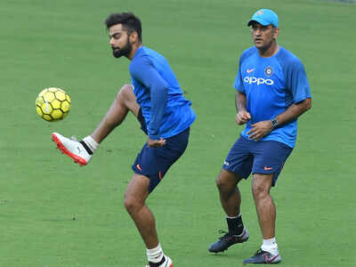 Virat Kohli and MS Dhoni (TOI Photo)
