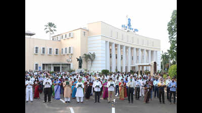 Odias croon 'Bande Utkal Janani' to honour corona warriors