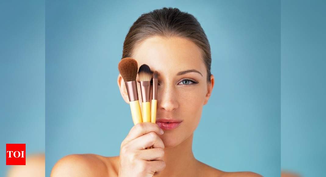 how do you sanitize makeup