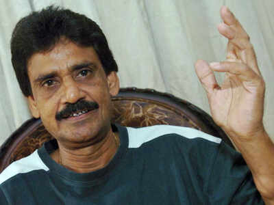 ex-captain-hanif-khan-claims-pakistan-hockey-team-smuggled-goods-in