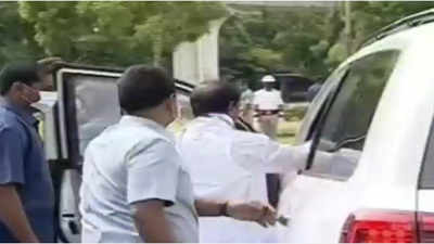 Hyderabad: Unemployed youth intercepts Telangana CM K Chandrashekar Rao's convoy