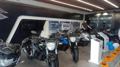 Suzuki two 2024 wheeler showroom