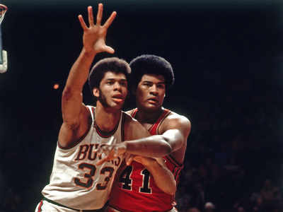 Lot Detail - 1975 Wes Unseld Washington Bullets The Sporting News