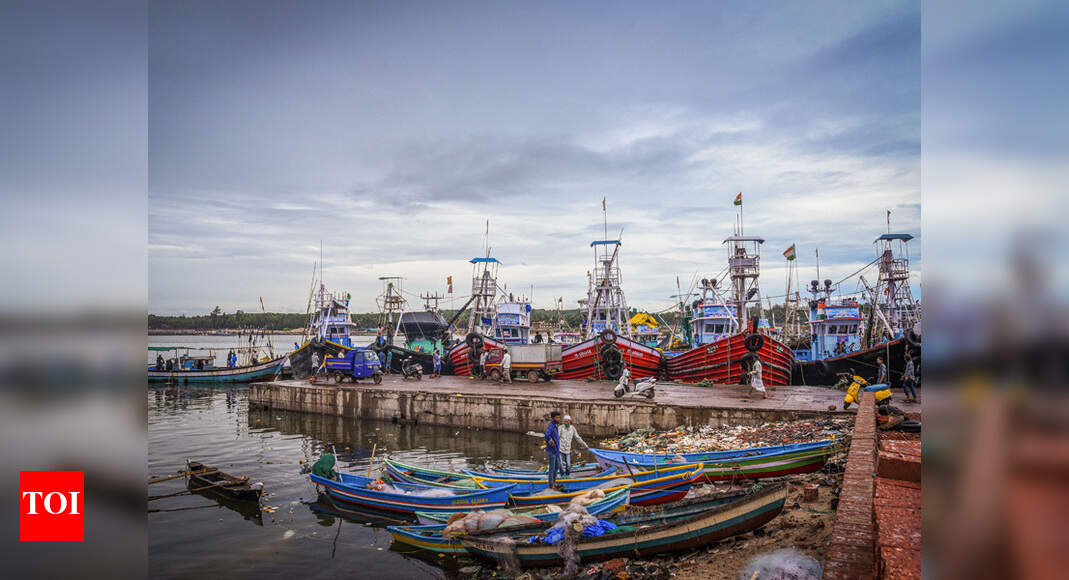 cyclone-in-mumbai-2020-cyclone-nisarga-to-hit-maharashtra-coastline