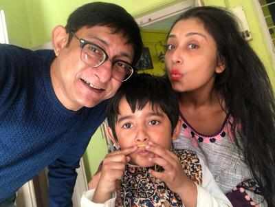 Kanchan Mullick meets wife and son after nearly three months | Bengali ...