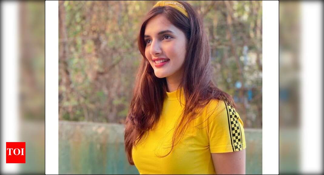 Natasha Singh to romance Raj Tarun in her Tollywood debut? | Telugu ...