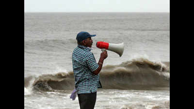 Cyclone Nisarga makes landfall near Alibaug, will pass through Mumbai-Thane in next 3 hours