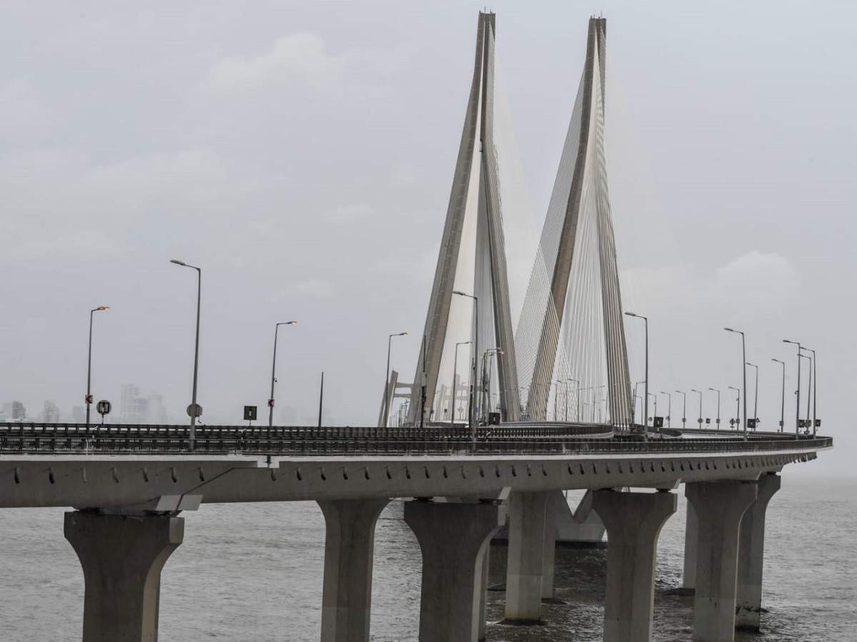 Cyclone Update Mumbai Traffic On Bandra Worli Sea Link Suspended Mumbai News Times Of India