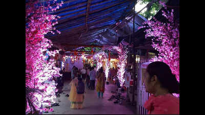 Covid-19 lockdown: Matunga flower sellers seek govt help as trade