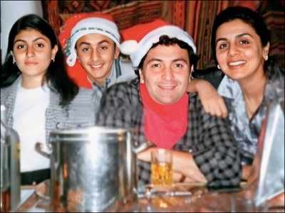 Throwback Thursday: THIS happy picture of Rishi Kapoor, Neetu, Ranbir and Riddhima celebrating Christmas is priceless