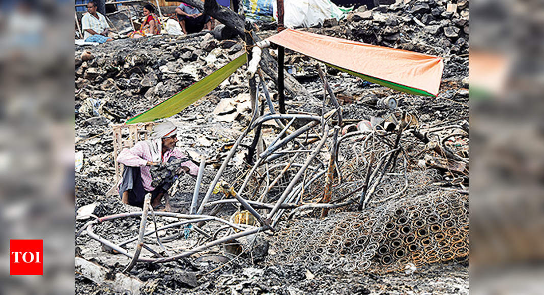 Tughlakabad Fire News Today Second Fire In Tughlaqabad Area In A Week 120 Shanties Gutted 