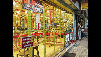 Jewellery stores open, but business yet to glitter in Kolkata