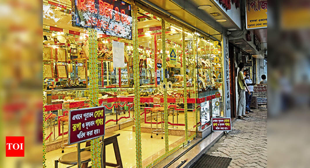 Jewellery stores open, but business yet to glitter in Kolkata  Kolkata 