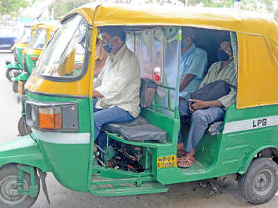 Most auto operators stick to two-passenger protocol in Kolkata