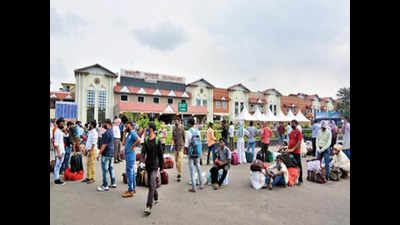Assam: 70 migrants deboard train before destination, nabbed
