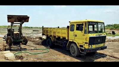 Eight held for 16 tonne sand theft from riverbed in Botad