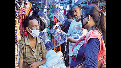 Kolkata: Patience runs out, 50% Gariahat hawkers back ahead of schedule
