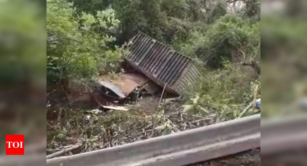 Truck hits anti crash barrier, lands in valley on Thane’s Ghodbunder ...