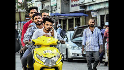 Mumbai: Citizens drive out to go shopping, for family reunions and joyrides