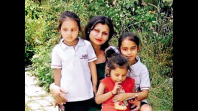 Uttar Pradesh: Property dealer kills wife and 3 kids, hangs self
