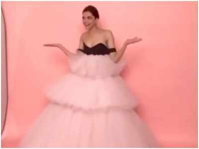Deepika Padukone's goofy dance boomerang is sure to get you excited for the weekend; view post