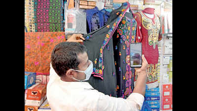 Kolkata: New Market traders go digital to connect with shoppers