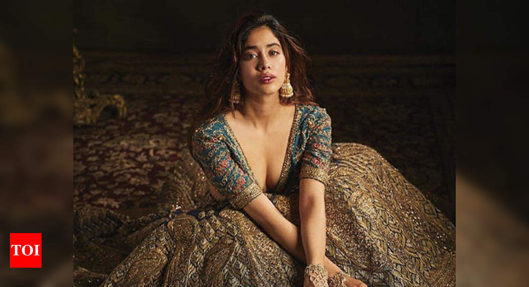 Ladoo Peela' Mira Rajput Flaunts Sexy Backless Choli With Beautiful Flowy  Lehenga But It's The Caption That Wins The Insta Game (View Pics) | JioNews