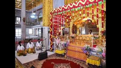 Religious places reopen for worshippers in Delhi