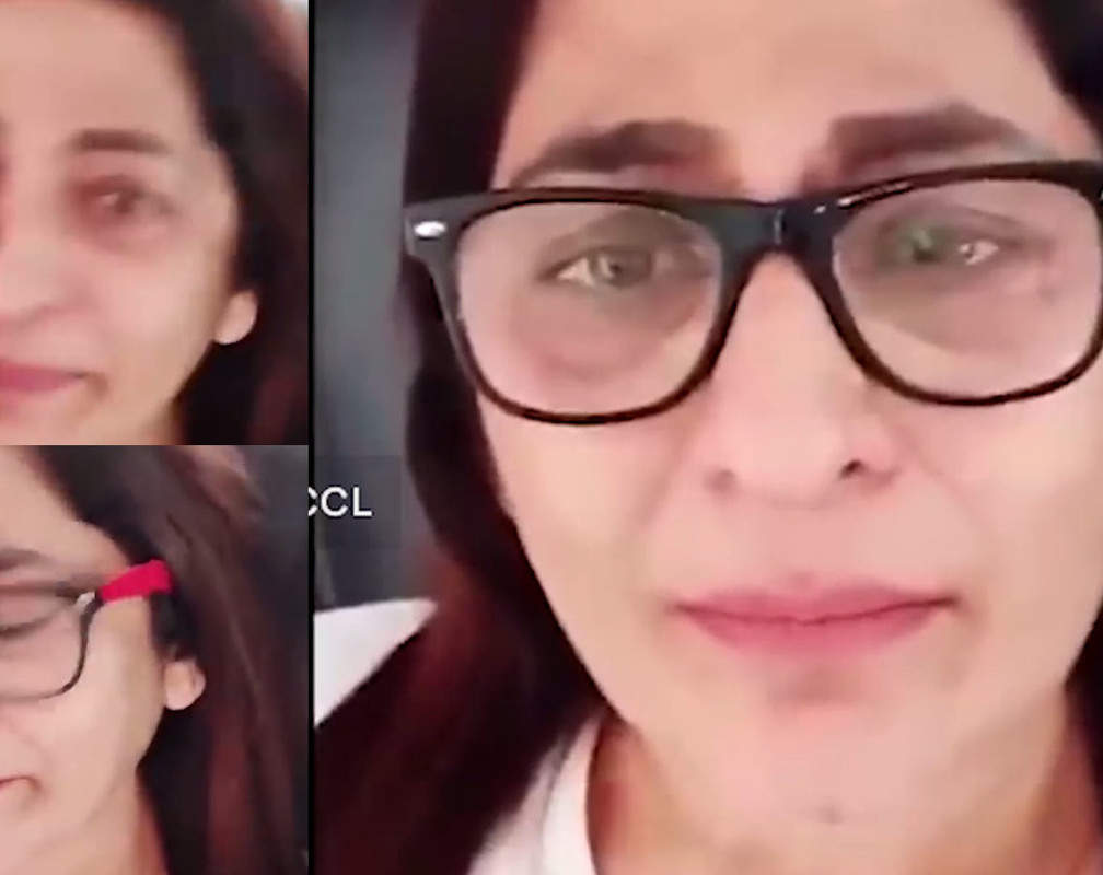
Watch: Archana Puran Singh cries during Instagram live after hearing this from a netizen!
