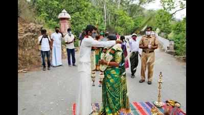 Kerala: Love helps bridge border divide