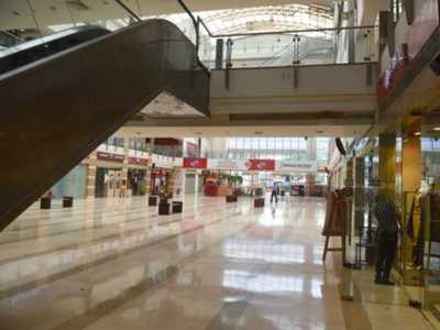 Malls open, but shoppers stay away