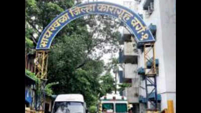 Notice issued as Byculla jail chief goes on sick leave