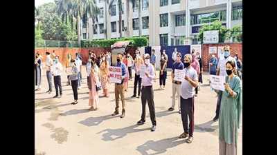 Chandigarh: Sector 44 school charging consolidated fee, says parents