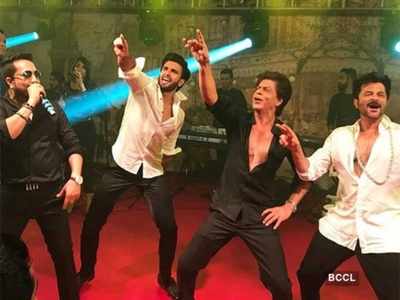 When Salman Khan, Shah Rukh Khan, Ranveer Singh, Varun Dhawan, Mika and Anil Kapoor burned the dance floor with their moves at Sonam Kapoor's wedding reception