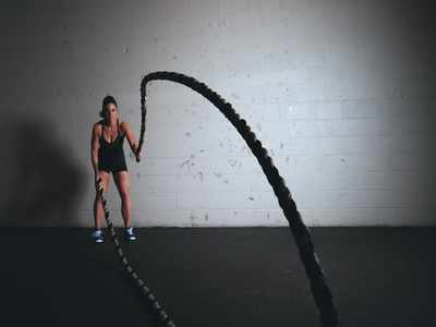 Battle rope for exercise: Time to increase your muscular strength (April, 2024)