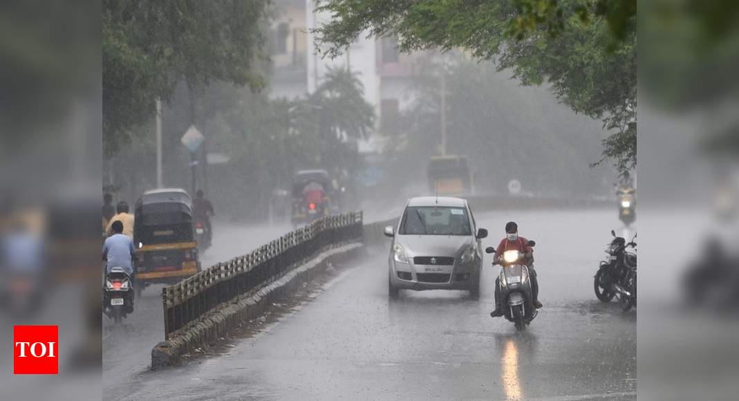 Monsoon in Maharashtra Monsoon arrives in Maharashtra, coastal areas