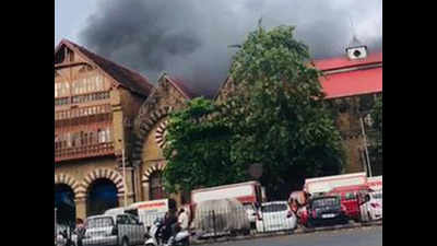 Mumbai: Fire breaks out at Crawford Market, no injuries