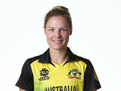 Women's cricket: Nicola Carey backs use of smaller, lighter balls