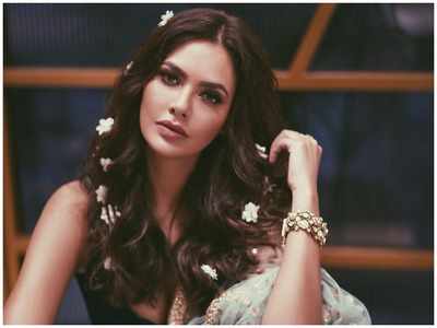 Did you know the self-obsessed side of Commando 2 actress Esha Gupta?