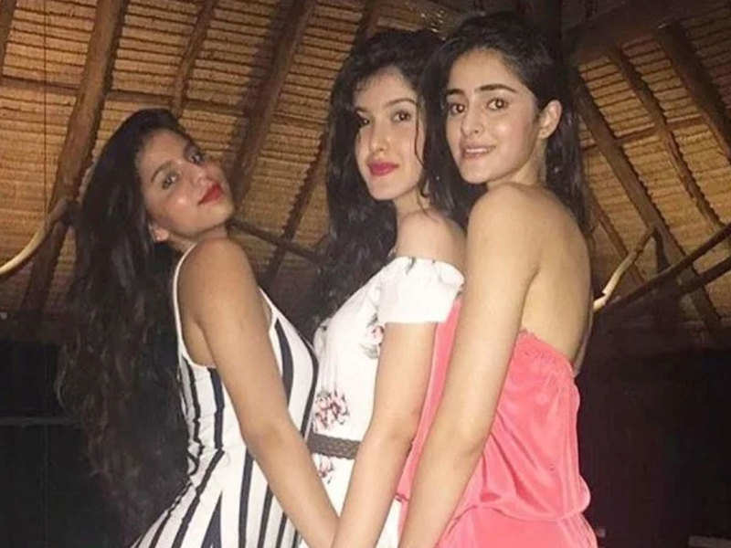 Suhana Khans Comments On Ananya Panday And Shanaya Kapoors Photos Is