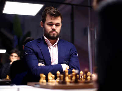 Carlsen Takes A Tuesday Warming Up For World Cup 