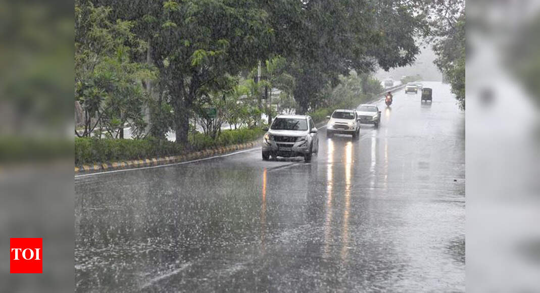 Rain in Mumbai: Parts of Mumbai witness rains | Mumbai News - Times of ...