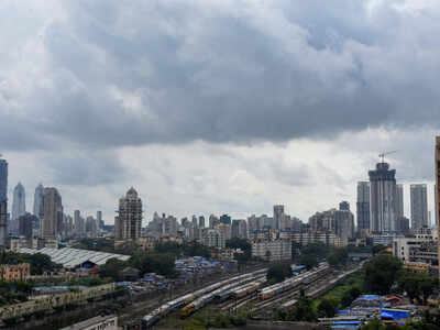 Monsoon reaches Maharashtra, covers all of Odisha; light rain in parts of north India | India News - Times of India 1 76361933