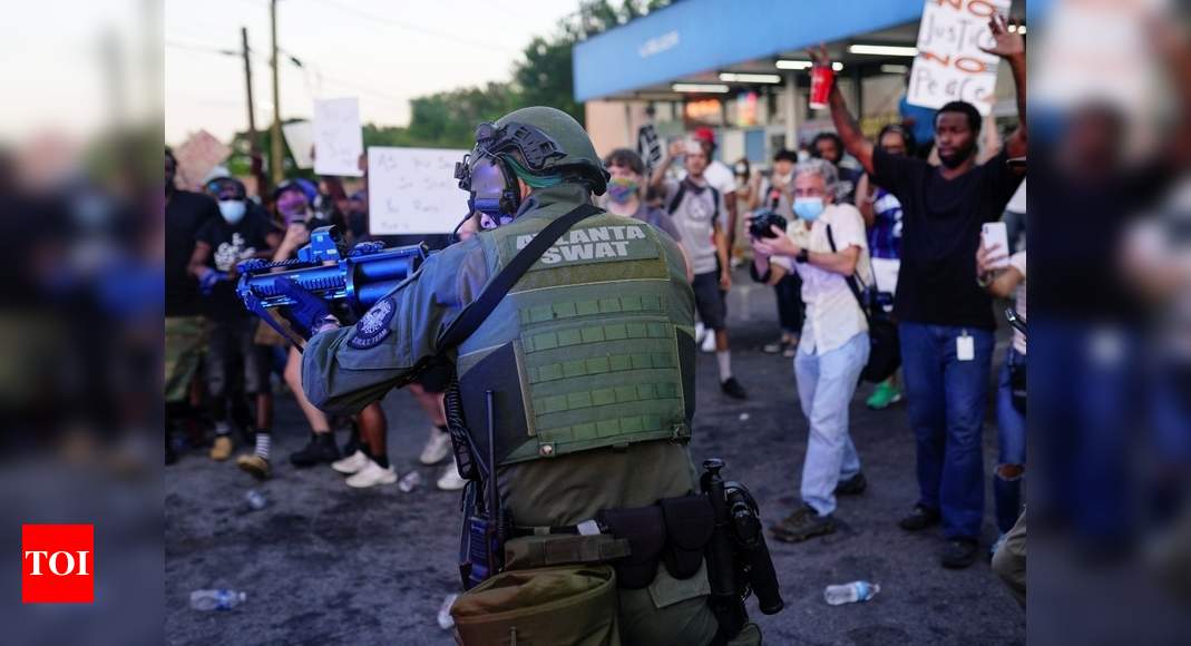 Protesters burn down Wendy's in Atlanta after police shooting - Times ...