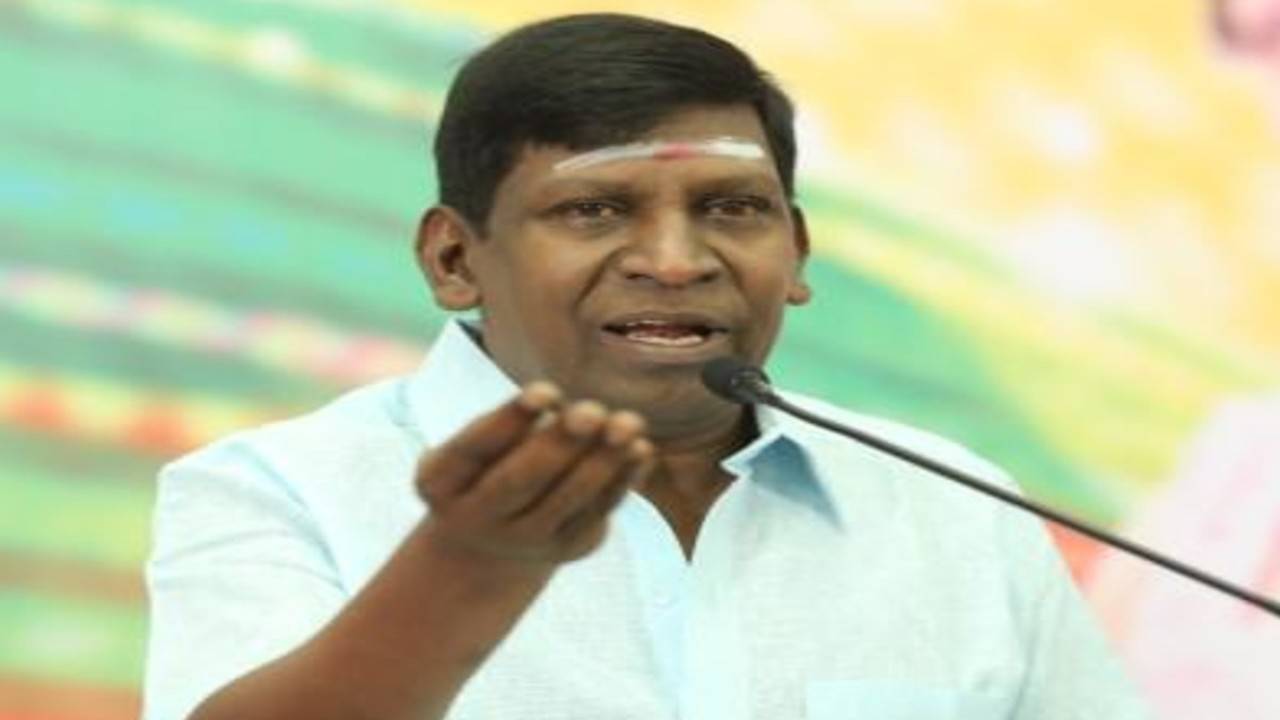 Video Fan fulfills Vadivelu s wish from the film Kurukshetram clip