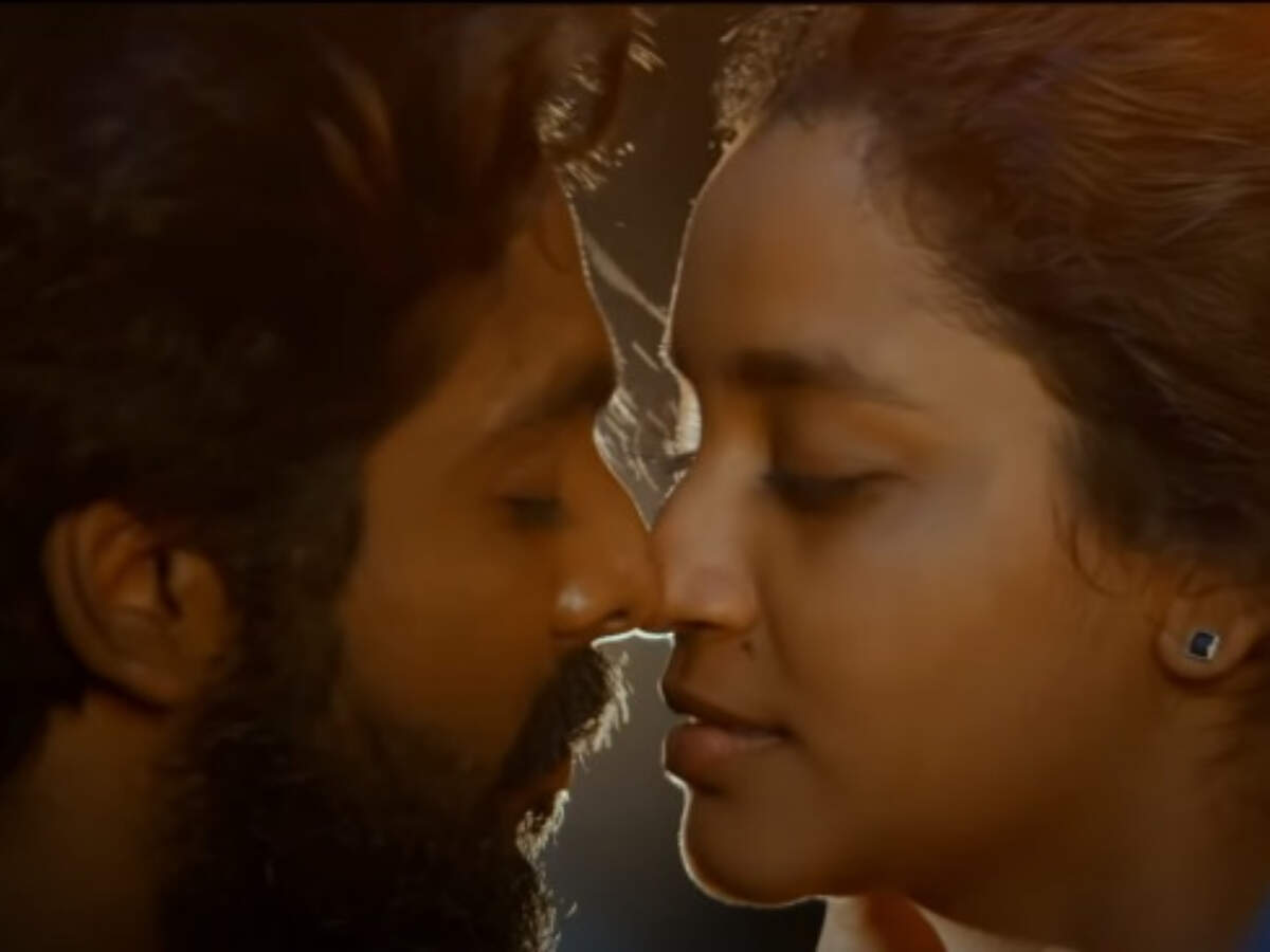 BOOK MOTHERING SUNDAY SHOWCASE